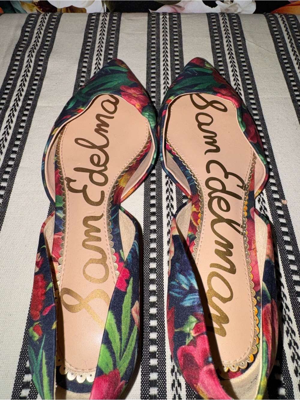Sam Edelman Floral Pointed D'Orsay Flats in Green, Pink & Red, Size 7.5 - Picture 7 of 15